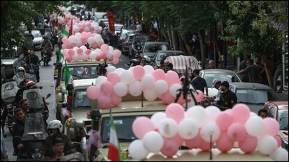 ஈரானில் ஒரே நேரத்தில் நடந்த நூற்றுக்கணக்கான திருமணங்கள்