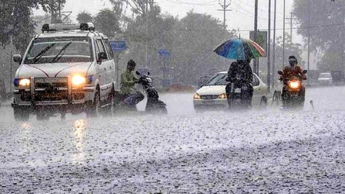 Weather Update | இன்று தொடங்கும் தென்மேற்கு பருவமழை.. 4 மாவட்டங்களில் கனமழை வெளுக்கும்.. வானிலை மையம் அலர்ட்!