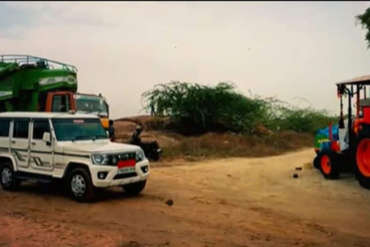 மதுரை அருகே அடுத்தடுத்து இரு சடலங்கள் மீட்பு: நடுரோட்டில் அரங்கேறிய துயரம்! மர்மக் கும்பலுக்கு போலீஸ் வலைவீச்சு.