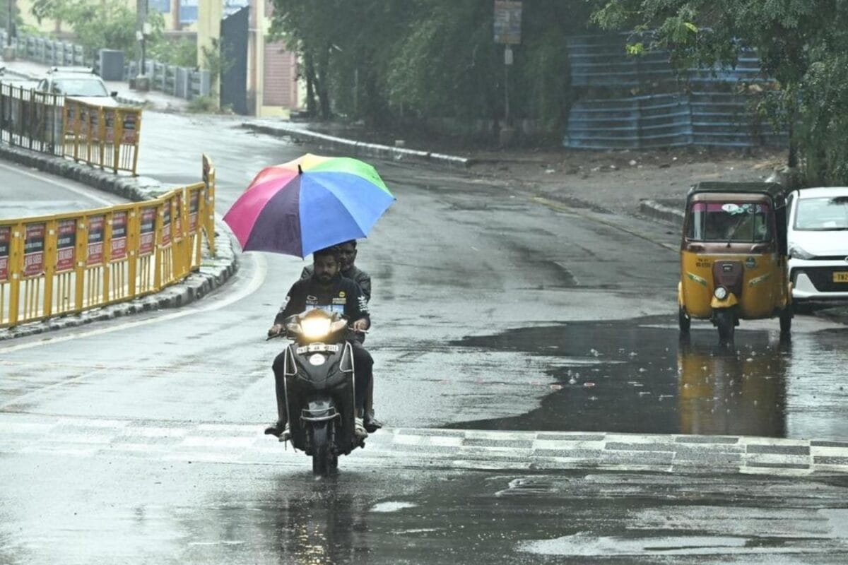 Weather Update | வெயில் வாட்டும் நிலையிலும்... தமிழ்நாட்டில் இன்று கனமழைக்கு வாய்ப்பு? - எங்கெங்கே தெரியுமா?