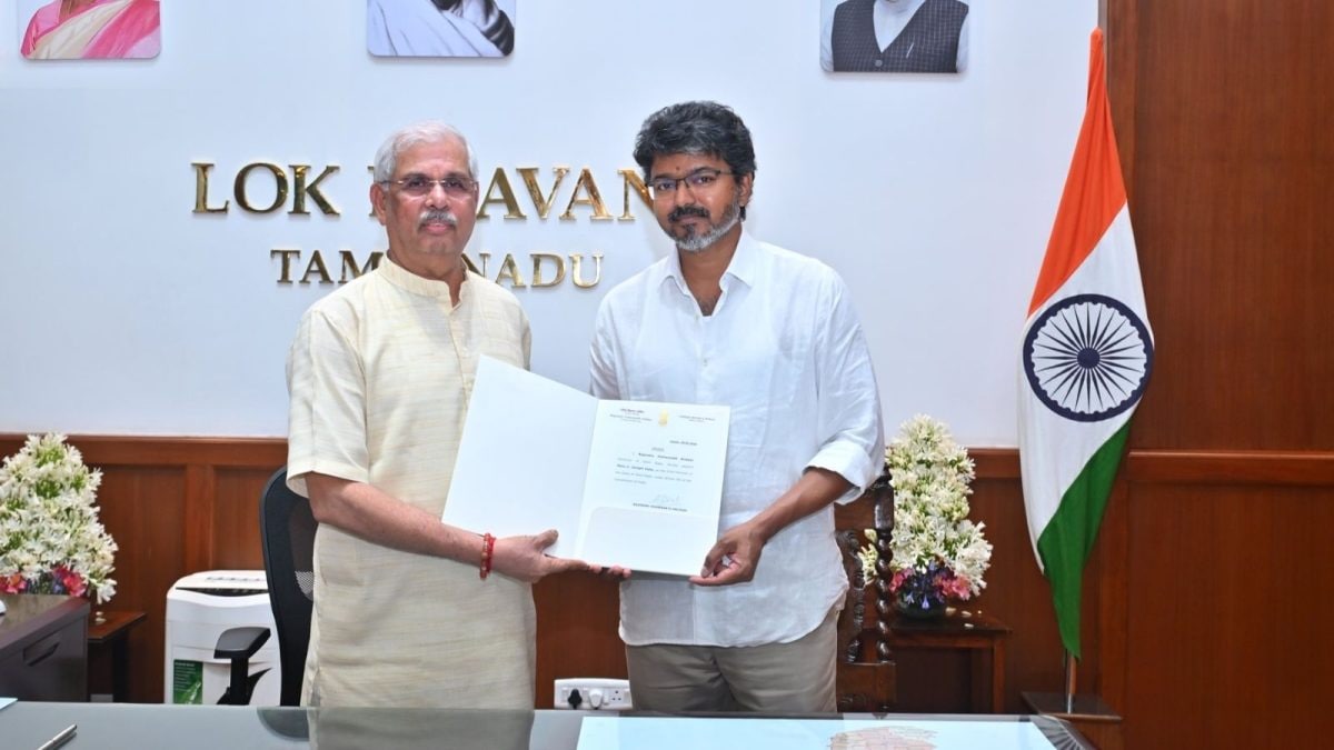 TVK Vijay | முதல்வராக விஜய்... தன்வசம் வைத்திருக்கப் போகும் 3 முக்கிய துறைகள்... அமைச்சரவை பட்டியல் விவரம் இதோ!
