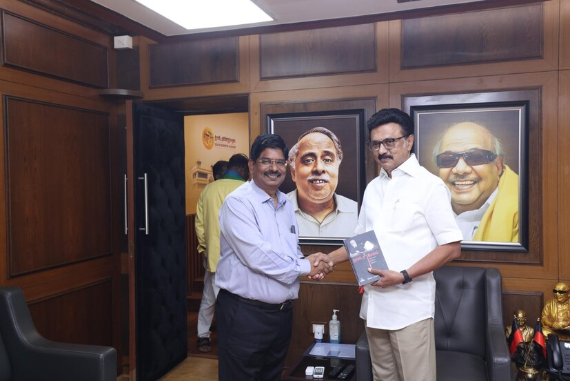  “எஸ்.பி.வேலுமணி தலைமையிலான அதிருப்தி அதிமுக சட்டமன்ற உறுப்பினர்கள் குழு, தவெகவுக்கு ஆதரவாக வாக்களிக்க சபாநாயகர் அனுமதி வழங்கியிருப்பது தமிழ்நாடு சட்டமன்ற விதிகளை முற்றிலும் மீறும் செயலாகும்” என திமுக மாநிலங்களவை எம்.பி.யும், வழக்கறிஞருமான பி. வில்சன் தெரிவித்துள்ளார்.