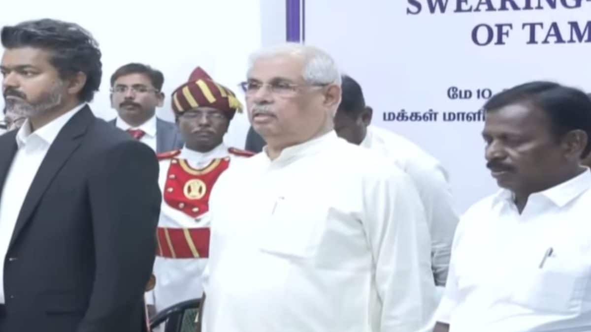 தற்காலிக சபாநாயகர் பதவி ஏற்பிலும் முதலில் ஒலித்த வந்தே மாதரம்… மீண்டும் வெடித்த சர்ச்சை