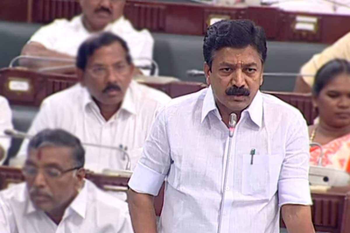 தவெகவில் இணைகிறாரா அதிமுக எம்.எல்.ஏ. சிவி சண்முகம்…? சமாதான முயற்சியில் இழுபறி!
