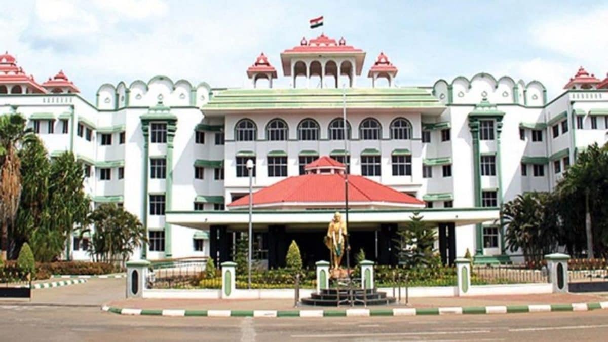 பிறப்பு சான்றிதழில் மாமா – அத்தை பெயர் சேர்க்க கோரி மனு… - உயர்நீதிமன்றம் மதுரை கிளை அளித்த உத்தரவு