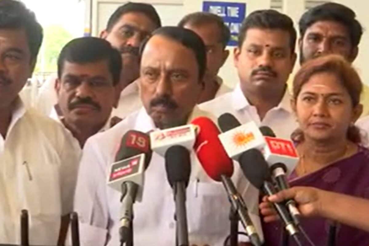 அரசு மருத்துவமனை செல்லாமல் தனியார் மருத்துவமனை சென்றது ஏன்? செங்கோட்டையன் விளக்கம்