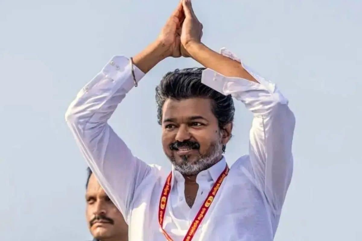 தமிழ்நாடு சட்டமன்றத் தேர்தல் 2026 Live | தமிழ்நாட்டில் ஆட்சியமைக்க உரிமை கோரும் விஜய்.. ஆளுநரிடம் சந்திப்பு!