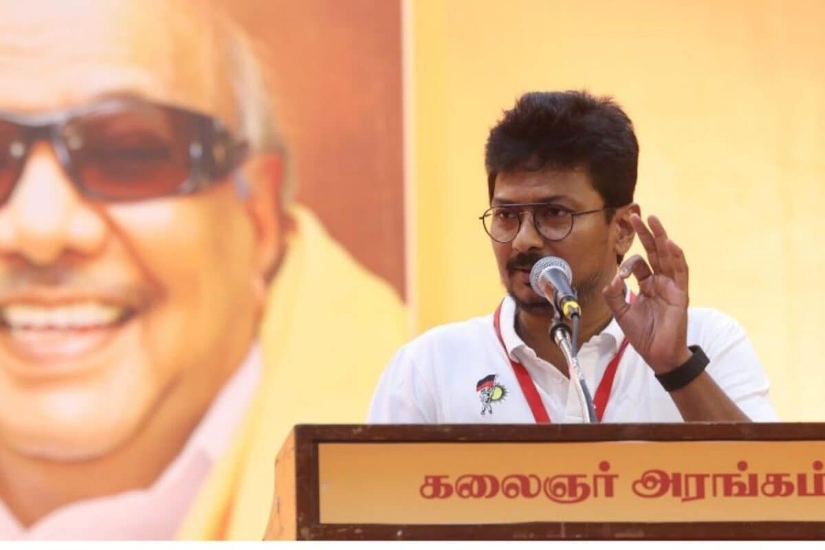 ”திமுக மீது சவாரி செய்த காங்கிரஸ் முதுகில் குத்திவிட்டது” உதயநிதி ஸ்டாலின் கண்டனம்