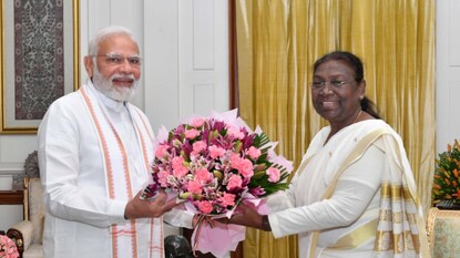 பிரதமர் மோடி - குடியரசு தலைவர் திரவுபதி முர்மு பிரதமர் மோடி - குடியரசு தலைவர் திரவுபதி முர்மு