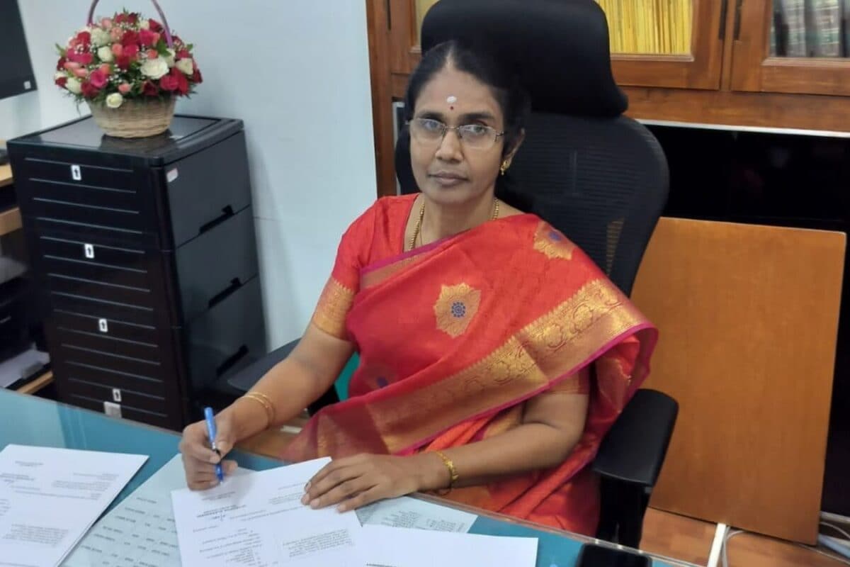 சட்டத் துறையின் செயலாளர் பதவியை வகிக்கும் முதல் பெண் – ப. சுமதியை நியமித்து தமிழ்நாடு அரசு உத்தரவு