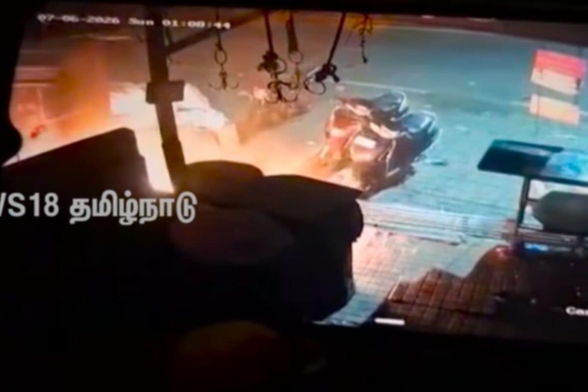 டாஸ்மாக் கடை மீது பெட்ரோல் குண்டு வீச்சு – மர்ம நபர்களை தேடு
