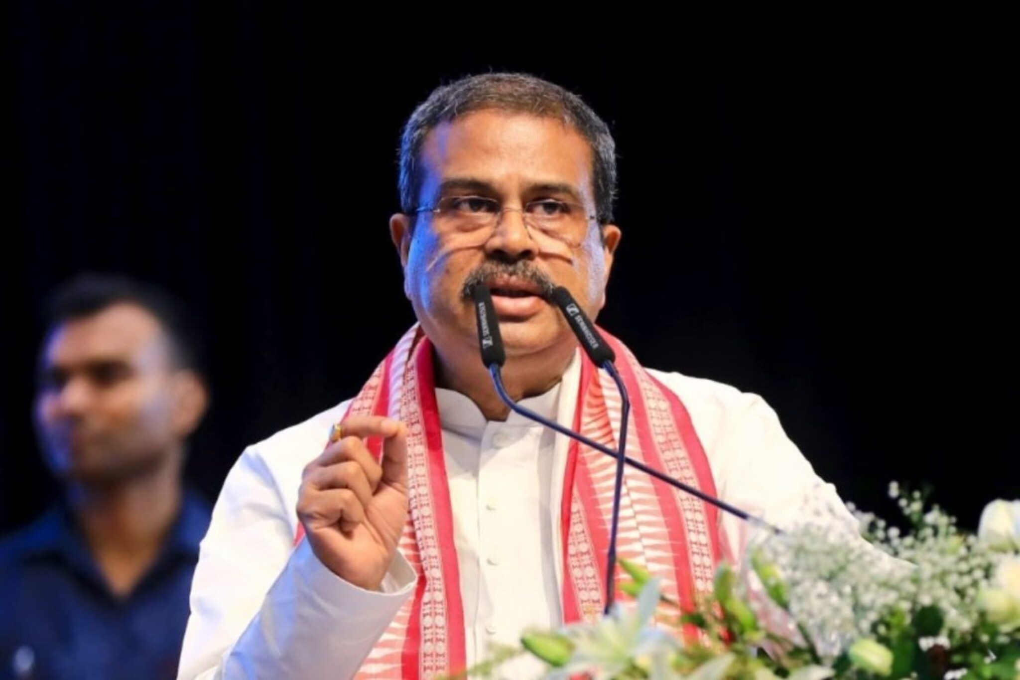 அமைச்சர் தர்மேந்திர பிரதானின் கல்வித் தகுதி; மாணவர் அமைப்பில் தொடங்கிய அரசியல் வாழ்க்கை அமைச்சர் தர்மேந்திர பிரதானின் கல்வித் தகுதி; மாணவர் அமைப்பில் தொடங்கிய அரசியல் வாழ்க்கை