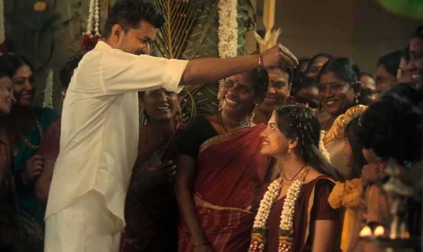 ஹெச்.வினோத் இயக்கத்தில் விஜய் நடிப்பில் உருவான ‘ஜனநாயகன்’ திரைப்படம் நேற்று (ஜூலை 23) திரையரங்குகளில் வெளியானது. பூஜா ஹெக்டே நாயகியாக நடித்துள்ளார். மமிதா பைஜூ, பாபி தியோல், நரேன், பிரியாமணி, பிரகாஷ் ராஜ் உள்ளிட்ட பலர் நடித்துள்ளனர். அனிருத் இசையமைத்துள்ளார். ஹெச்.வினோத் இயக்கத்தில் விஜய் நடிப்பில் உருவான ‘ஜனநாயகன்’ திரைப்படம் நேற்று (ஜூலை 23) திரையரங்குகளில் வெளியானது. பூஜா ஹெக்டே நாயகியாக நடித்துள்ளார். மமிதா பைஜூ, பாபி தியோல், நரேன், பிரியாமணி, பிரகாஷ் ராஜ் உள்ளிட்ட பலர் நடித்துள்ளனர். அனிருத் இசையமைத்துள்ளார்.