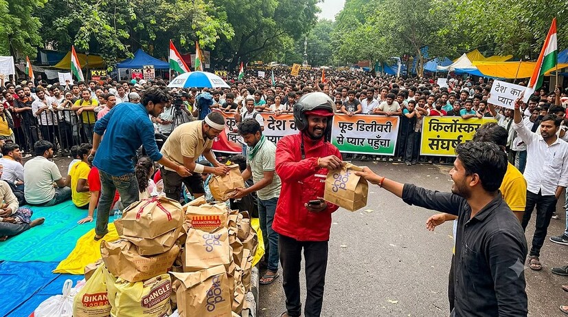 இதனிடையே, பிரதமர் மோடி தலைமையில் நடைபெற்ற மத்திய அமைச்சரவைக் கூட்டத்தில், 2024-இல் இயற்றப்பட்ட பொதுத் தேர்வுகளில் முறைகேடுகளை தடுக்கும் சட்டத்தில் திருத்தம் செய்யும் மசோதாவை, நாடாளுமன்றத்தில் தாக்கல் செய்ய ஒப்புதல் வழங்கப்பட்டுள்ளது. அதன்படி, வினாத்தாள் கசிவு குறித்த வழக்குகளை விசாரிக்க விரைவு நீதிமன்றங்களை அமைத்து, 3 மாதங்களுக்குள் விசாரித்து முடித்து தண்டனை வழங்க வழிவகை செய்யும் வகையில் சட்டத்திருத்தம் செய்யவுள்ளதாக கூறப்படுகிறது.