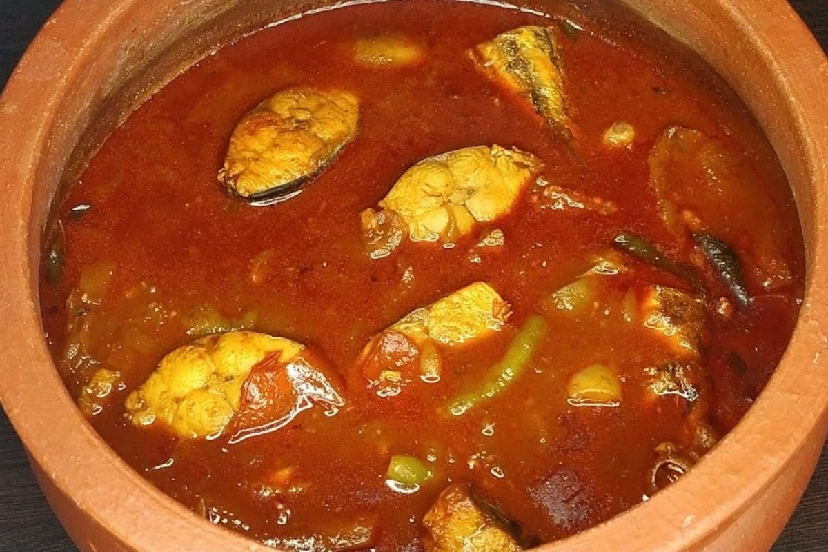 கிராமத்து பாணியில் மாங்காய் போட்ட வஞ்சரம் மீன் குழம்பு மிக சுவையாக செய்வது எப்படி? ரெசிபி இதோ