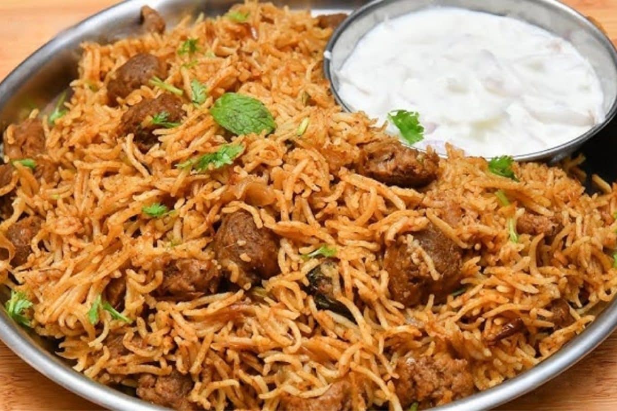 மட்டன் - சிக்கன் பிரியாணியை மிஞ்சும் சுவையில் மீல்மேக்கர் பிரியாணி செய்வது எப்படி? ரெசிபி இதோ