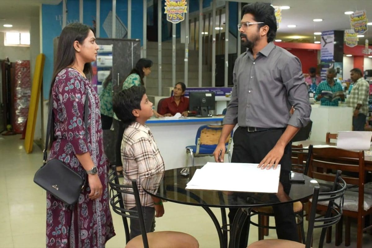 Siragadikka Aasai | கிரிஷுடன் வந்து மீண்டும் பிரச்சனையை தொடங்கிய ரோகிணி.. மனோஜ் எடுக்கப்போகும் முடிவு என்ன?