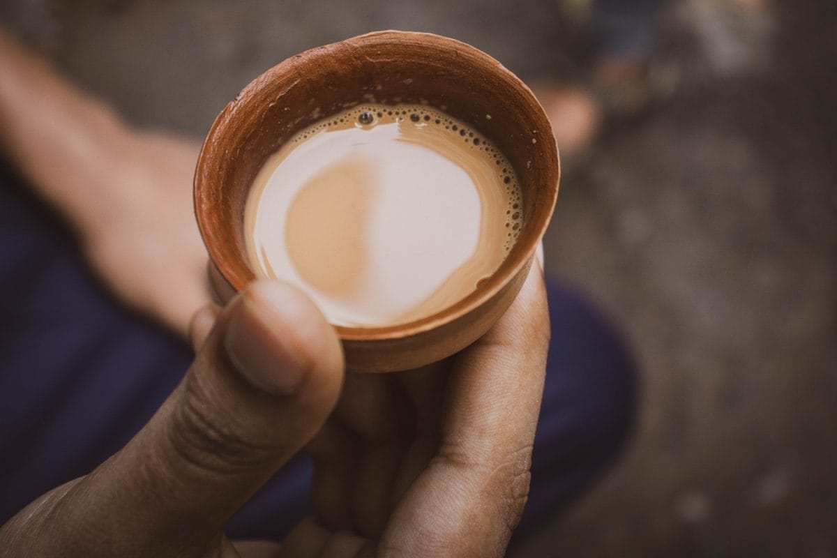காலை வெறும் வயிற்றில் டீ குடித்தால், உடலுக்குள் என்ன நடக்கும் தெரியுமா? அவசியம் தெரிஞ்சுக்கோங்க!