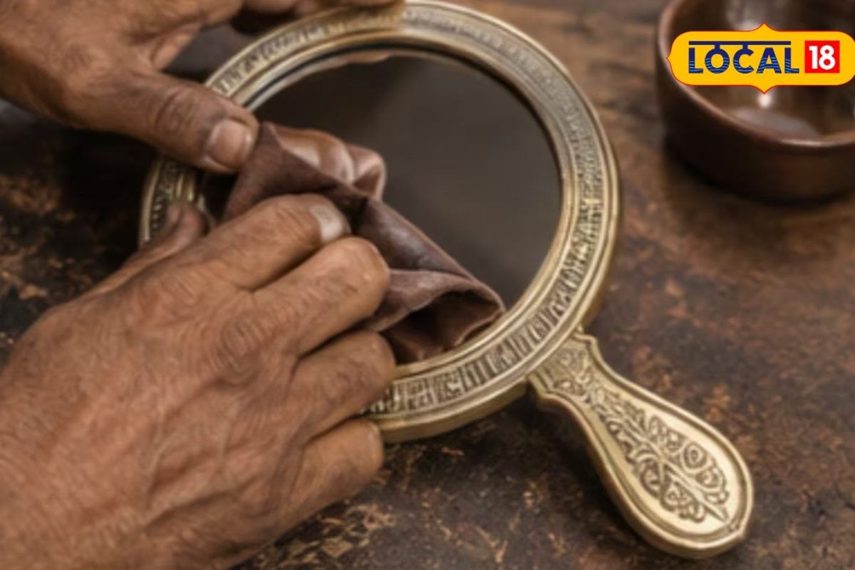 உலோகத்தில் உருவம் பார்க்கும் கலை... உலகை வியக்க வைக்கும் ஆறன்முளா கண்ணாடி...