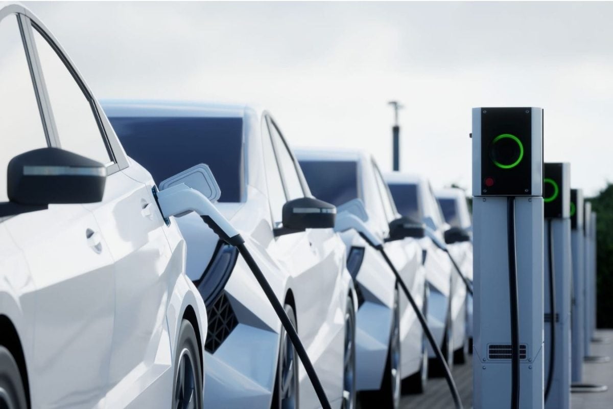 பெட்ரோல், டீசலுக்கு குட்பை? இந்தியாவில் EV வாகனங்கள் விற்பனை 66% அதிகரிப்பு... வெளியான புதிய தகவல்!