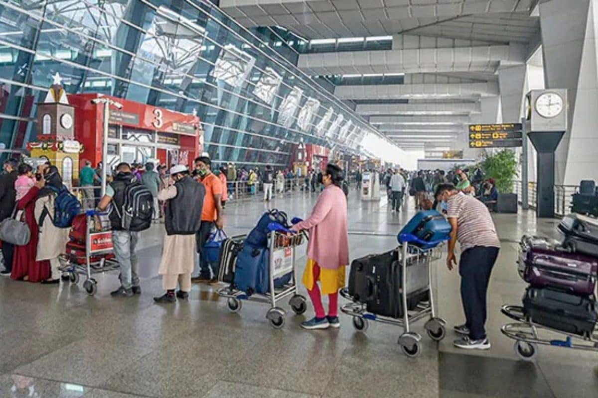 விமான நிலையங்களில் செப்டம்பர் 1 முதல் நடைமுறைக்கு வருகிறது புதிய ரூல்.. மத்திய அரசின் சூப்பர் அறிவிப்பு!