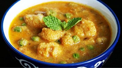 Cauliflower Peas Kurma