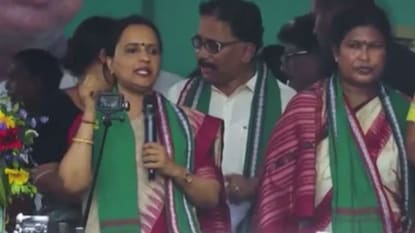 சுஜாதா கார்த்திகேயன்