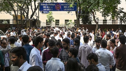 New Delhi [India], September 19 (ANI): ABVP candidates Yash Dabas and Riya were leading in the President and Secretary posts, respectively, while independent candidates Deepanshu Shokeen and Vishes
