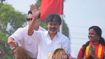 By-election Campaign Ends: Chief Minister Vijay's Grand Roadshow in Dharapuram!