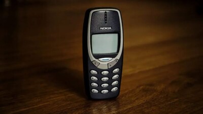 How Nokia earns Rs 15000 crore without manufacturing phones