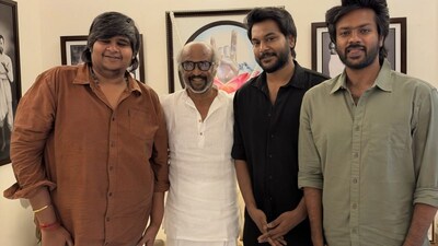 டோரதி குழுவுடன் ரஜினி