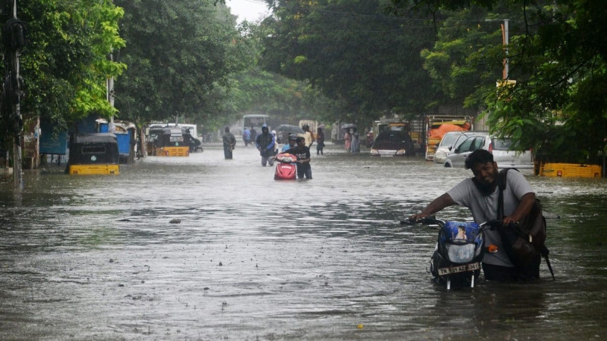 தமிழகத்தில் பல்வேறு மாவட்டங்களில் கொட்டித்தீர்த்த மழை : இன்று எங்கெல்லாம் கனமழைக்கு வாய்ப்பு?