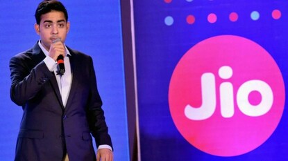 News18