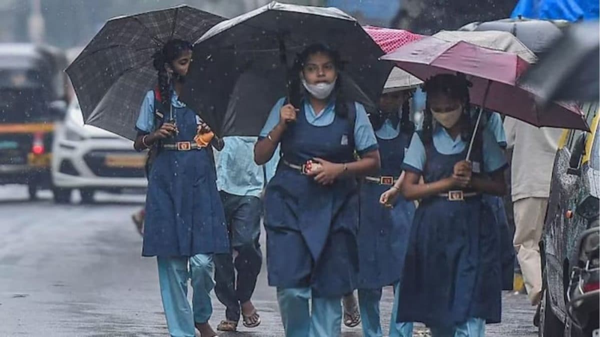 School Leave | கனமழை எதிரொலி.. நாளை 10 மாவட்ட பள்ளிகளுக்கு விடுமுறை அறிவிப்பு வெளியாக வாய்ப்பு?