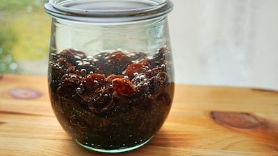 soaked raisins