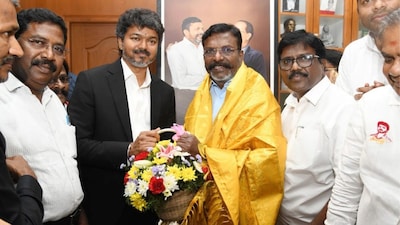 விஜய் - திருமாவளவன் (கோப்புப் படம்)