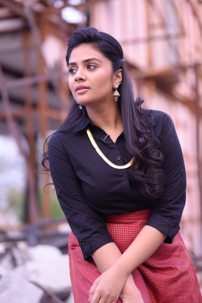 శ్రీముఖి ట్విటర్ ఫొటోలు (twitter.com/mukhisree)