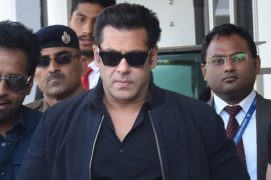 Salman Khan’s Blackbuck poaching case.. Jodhpur Court says that if he doesn’t appear before court His bail will be rejected pk.. సల్మాన్ ఖాన్ అటు సినిమాలతోనే కాకుండా ఎప్పుడూ వివాదాలతో కూడా దోస్తీ చేస్తూనే ఉంటాడు. ఇప్పుడు కూడా ఈయన ఇదే చేసాడు. ఎప్పుడో 20 ఏళ్ల కింద చేసిన ఓ తప్పు ఇప్పటికీ సల్మాన్ ఖాన్ను వెంబడిస్తూనే ఉంది. salman khan,salman khan twitter,salman khan court,salman khan case,salman khan jail,salman khan rajasthan court,salman khan jodhpur court,salman khan bail,blackbuck poaching case,salman khan blackbuck case,salman khan convicted,salman khan case,salman khan 5 years jail blackbuck case,salman khan jail,saif ali khan,salman khan blackbuck poaching case,salman khan crying,salman khan in jail video,salman khan latest news,salman khan black buck poaching case,salman khan black buck,blackbuck,salman khan in blackbuck case,telugu cinema,bollywood,సల్మాన్ ఖాన్,సల్మాన్ ఖాన్ కృష్ణ జింకల కేస్,సల్మాన్ ఖాన్ జైలు,సల్మాన్ ఖాన్ బెయిల్,సల్మాన్ ఖాన్ కోర్ట్ హియరింగ్,బాలీవుడ్