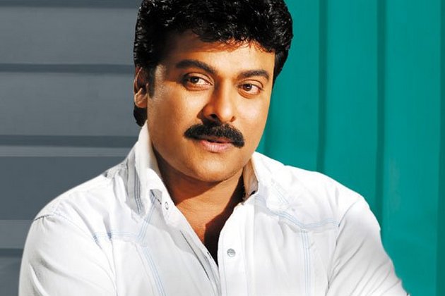 Chiranjeevi resigning to congress.. Megastar hurt with Congress-TDP alliance.. ఎన్నికలు సమీపిస్తున్న వేళ ఒక్కో రాజకీయ పార్టీలో ముసలంతో పాటు వేడి కూడా రాజుకుంటుంది. ఇప్పుడు ఈ వేడి కాంగ్రెస్ పార్టీని తాకింది. ఆ పార్టీ తెలుగుదేశంతో పొత్తు పెట్టుకోవడం నచ్చట్లేదని కొందరు సీనియర్ నాయకులే విమర్శిస్తున్నారు. ఇప్పుడు చిరంజీవి సైతం ఇదే నిరాశలో ఉన్నాడని తెలుస్తుంది. ఈయన ఇప్పుడు పూర్తిగా కాంగ్రెస్ పార్టీకి దూరం అవుతున్నాడు. పార్టీకి రాజీనామా చేయాలని ఆలోచిస్తున్నట్లు కూడా వార్తలు వినిపిస్తున్నాయి. chiranjeevi resigning congress,chiranjeevi congress,chiranjeevi politics,pawan kalyan chiranjeevi,political pawan kalyan,syeaa narasimha reddy,prajarajyam janasena,చిరంజీవి,చిరంజీవి కాంగ్రెస్ రాజీనామా,టిడిపి కాంగ్రెస్,చిరంజీవి పవన్ కళ్యాణ్,చిరంజీవి రాజకీయాలు,జనసేన వైపు చిరంజీవి,చిరంజీవి ప్రజారాజ్యం,చిరంజీవి సైరా నరసింహారెడ్డి
