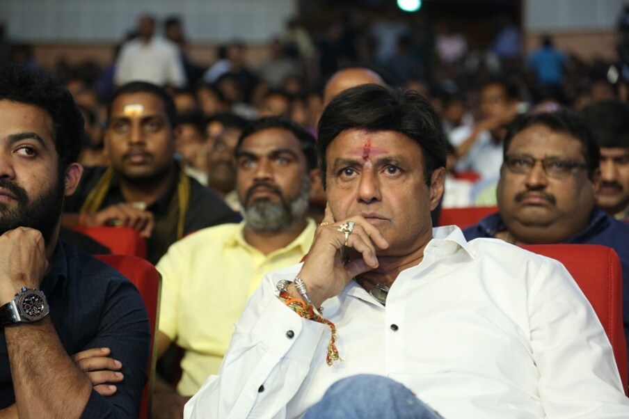  అరవింద సమేత వీరరాఘవ సక్సెస్ మీట్‌కు ముఖ్య అతిథిగా హాజరైన బాలకృష్ణ