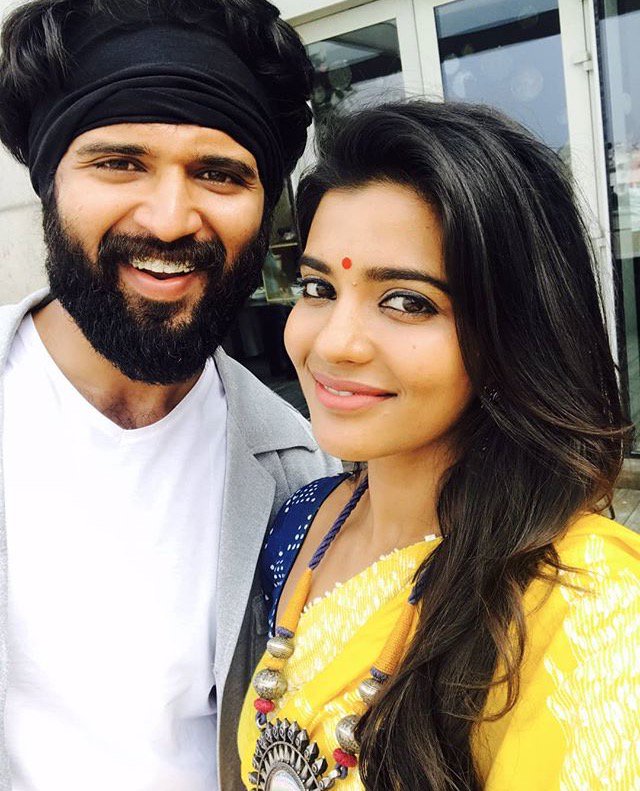 Aishwarya Rajesh creating sensations with series of movies and present 12 movies in hand pk.. ఈ రోజుల్లో హీరోయిన్లకు ఒకటి రెండు అవకాశాలు వస్తేనే అబ్బో అంటున్నారు. అలాంటిది ఒకేసారి డజన్ సినిమాల్లో నటించే అవకాశం వస్తే.. 12 సినిమాలు చేతిలో ఉంటే ఆ నమ్మకం ఎలా ఉంటుందో ఒక్కసారి ఊహించుకోండి. aishwarya rajesh,aishwarya rajesh twitter,aishwarya rajesh facebook,aishwarya rajesh instagram,aishwarya rajesh telugu movies,aishwarya rajesh movies,tamil movies,aishwarya rajesh tamil movies,aishwarya rajesh interview,aishwarya rajesh songs,tamil movie,aishwarya rajesh hot,aishwarya rajesh speech,actress aishwarya rajesh,latest tamil movies,aishwarya rajesh all movies,aishwarya rajesh hit movies,aishwarya rajesh old movies,aishwarya rajesh full movies,aishwarya rajesh movies list,list of aishwarya rajesh movies,ఐశ్వర్య రాజేష్,ఐశ్వర్య రాజేష్ సినిమాలు,ఐశ్వర్య రాజేష్ ట్విట్టర్,తెలుగు సినిమా