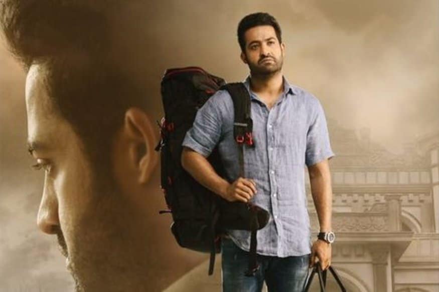 ఇంకా ఒక్క వారం.. మరొక్క వారం.. ఇప్పుడు అరవింద సమేత టీం కోరుకుంటున్నది కూడా ఇదే. అందుకే ఇప్పటికీ ప్రమోషన్స్ ఆపడం లేదు అరవింద సమేత టీం. ఎన్ని కావాలంటే అన్ని వీడియోలు.. డైలాగులు.. పాటలు విడుదల చేస్తూనే ఉన్నారు. Speed up in Aravinda Sametha Promotions.. aravinda sametha,aravinda sametha veera raghava,aravinda sametha promotions,ntr,jr ntr,pooja hegde,trivikram,అరవింద సమేత,అరవింద సమేత వీరరాఘవ,ఎన్టీఆర్,జూనియర్ ఎన్టీఆర్,అరవింద సమేత ప్రమోషన్స్,పూజాహెగ్డే,త్రివిక్రమ్
