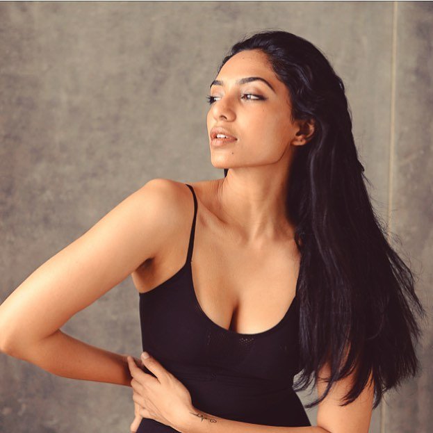 శోభితా ధూళిపాల