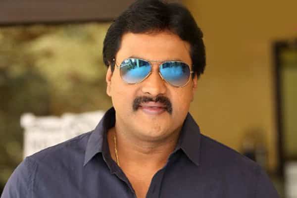 Tollywood Comedian Sunil death rumours goes viral in Social Media and Actor given clarity in Twitter pk.. ఈ రోజుల్లో మీడియా మ‌రీ దారుణంగా మారిపోయిందనీ.. పేజ్ వ్యూస్ ఒక్క‌టే ప‌ర‌మావ‌ధి అన్న‌ట్లుగా వాళ్ల తీరు మారిపోతుంద‌నే విమ‌ర్శ‌లు చాలా రోజులుగా వ‌స్తూనే ఉన్నాయి. వాటిని కొంద‌రు ఎప్ప‌టిక‌ప్పుడు నిజ‌మే.. మేము ఇలాగే ఉంటామంటూ నిరూపిస్తున్నారు కూడా. comedian sunil,sunil twitter,comedian sunil death news,comedian sunil accident,sunil road accident,comedian sunil twitter,nandam sunil death in accident,telugu cinema,youtube Channels,సునీల్,సునీల్‌కు యాక్సిడెంట్,సునీల్ చనిపోయాడంటూ వార్తలు,క్లారిటీ ఇచ్చిన కమెడియన్ సునీల్,తెలుగు సినిమా,తెలుగు నటుడు సునీల్ దుర్మరణం