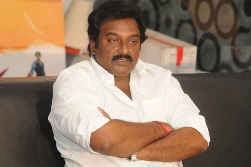 Shocking.. VV Vinayak taking a sensational decision over his directional career and thinking about retirement pk.. ఇండస్ట్రీలో గతం ఏంటి అనేది ఎవరూ అడగరు. ప్రస్తుతం ఏంటనేది ఇక్కడ అందరికీ కావాలి. గతం ఎంత ఘనంగా ఉన్నా కూడా ప్రస్తుతం పవర్ ఫుల్ అయితేనే పట్టించుకుంటారు. లేదంటే ఎవరూ పట్టించుకోరు. vv vinayak,vv vinayak twitter,vv vinayak instagram,vv vinayak retirement,vv vinayak next movie,vv vinayak next movie news,vv vinayak next movie details,vv vinayak upcoming movie,vv vinayak balakrishna movie,balakrishna vv vinayak new movie,vv vinayak movies,vv vinayak,telugu cinema,balakrishna chiranjeevi,వినాయక్, వివి వినాయక్ తర్వాత సినిమా ఏంటి,వివి వినాయక్ తర్వాతి సినిమా,వినాయక్ రిటైర్మెంట్,వినాయక్ నెక్ట్స్ సినిమా,వినాయక్ బాలకృష్ణ సినిమా,తెలుగు సినిమా,ఇంటిలిజెంట్