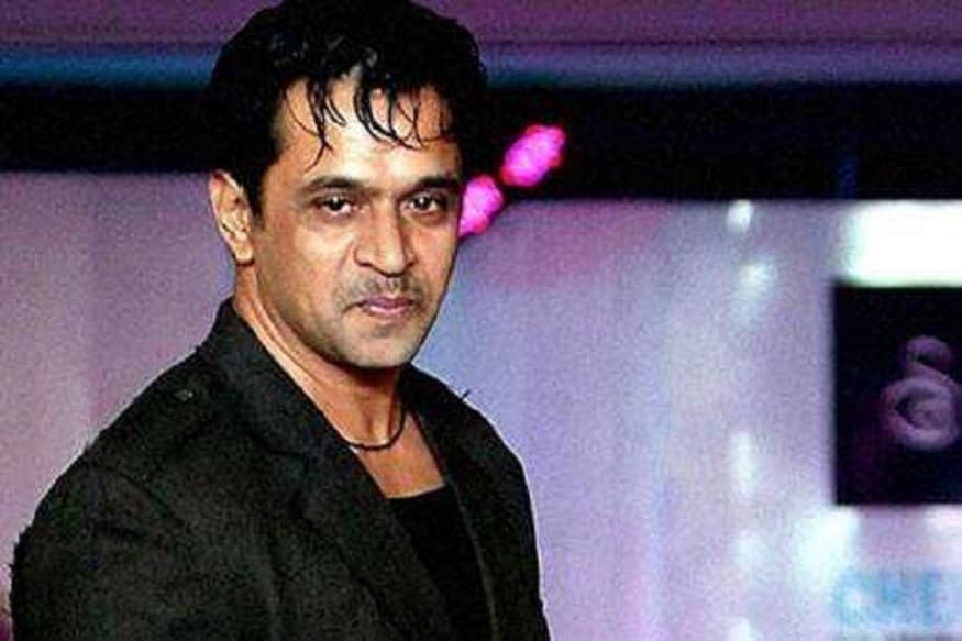 #Meetoo:35 ఏళ్ల కెరీర్లో యాక్షన్ కింగ్ అర్జున్ ఎప్పుడూ ఎవరితో ఒక్క మాట కూడా అనిపించుకోలేదు. కానీ ఇప్పుడు కన్నడ నటి శృతి హరిహరన్ మాత్రం అర్జున్ సర్జాపై ఓ రేంజ్లో రెచ్చిపోతుంది. తనని లైంగికంగా వేధించడమే కాకుండా ఇప్పుడు తప్పుడు ఆరోపణలు చేస్తున్నాడంటూ ఫైర్ అవుతుంది. అతడిపై 5 పేజీల కంప్లైంట్ పైల్ చేసింది. Sruthi Hariharan Filed a Five page sexual harassment case against Arjun Sarja arjun sarja,action king arjun,sruthi hariharan,kannada cinema,sruthi hariharan filed case against arjun sarja,అర్జున్ సర్జాపై శృతి హరిహరన్ కేస్,మీటూ,అర్జున్ సర్జా శృతి హరిహరన్,లైంగిక వేధింపులు,5 పేజీల కంప్లైంట్,కన్నడ సినీ పరిశ్రమ