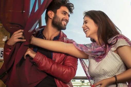 టాక్సీవాలా పోస్టర్ 