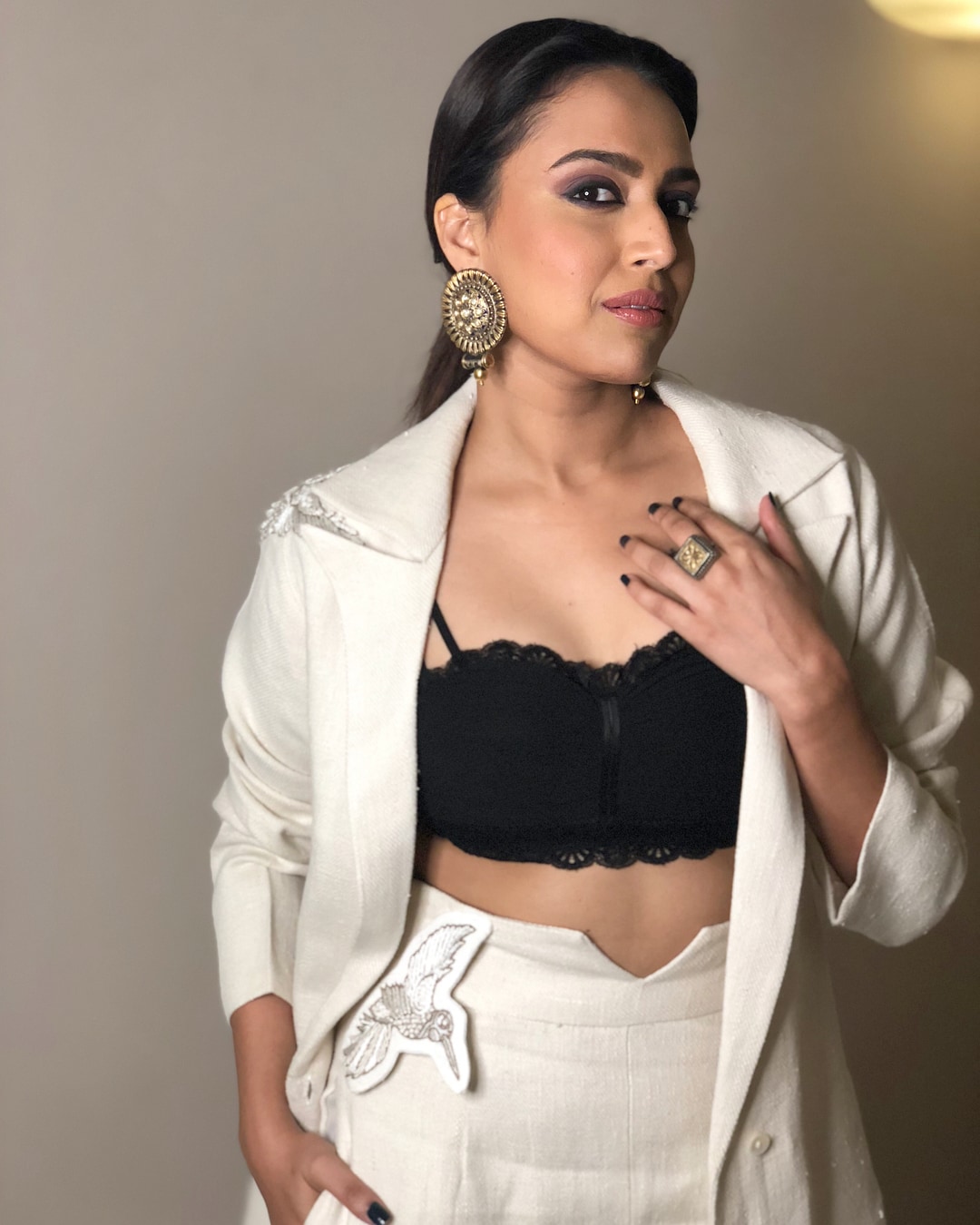 స్వరభాస్కర్ హాట్ ఫోటోస్ (Source: FHM Instagram)