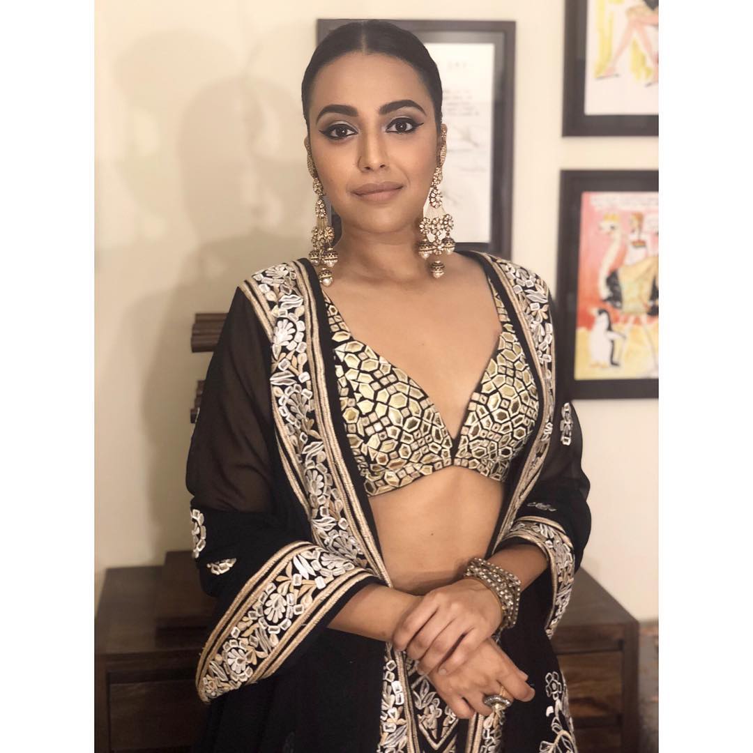 స్వరభాస్కర్ హాట్ ఫోటోస్ (Source: FHM Instagram)