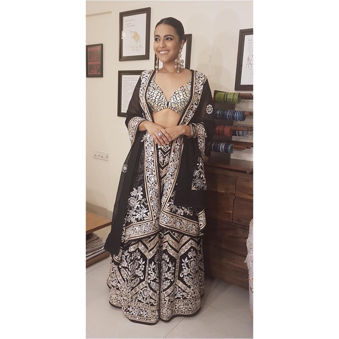 స్వరభాస్కర్ హాట్ ఫోటోస్ (Source: FHM Instagram)